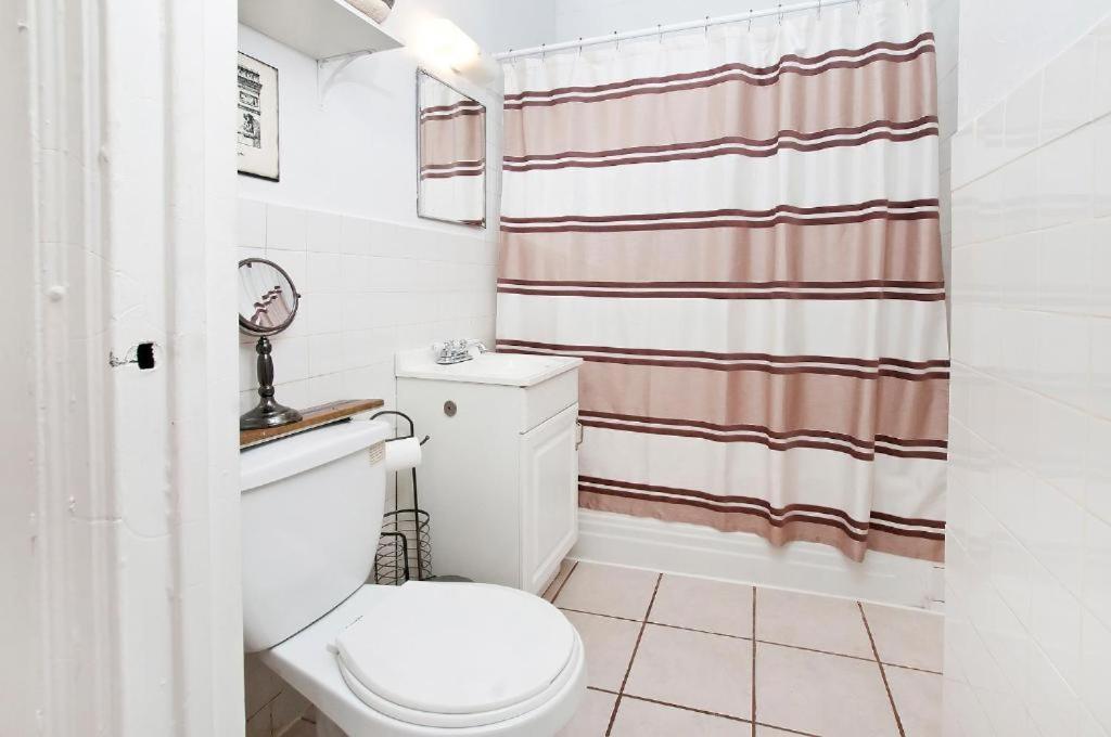 Mid Town East Street Apartments Next To Times Square New York Ngoại thất bức ảnh